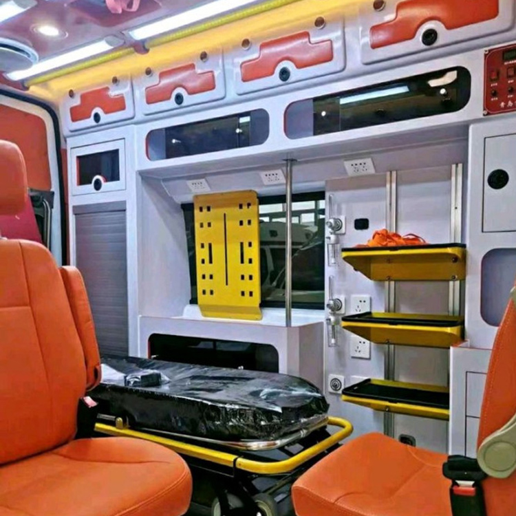 临夏县长途救护车护送病人租赁价格